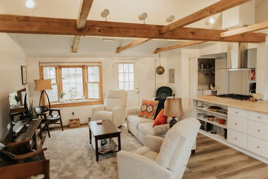 Building Photo - 1109 S Fess Ave