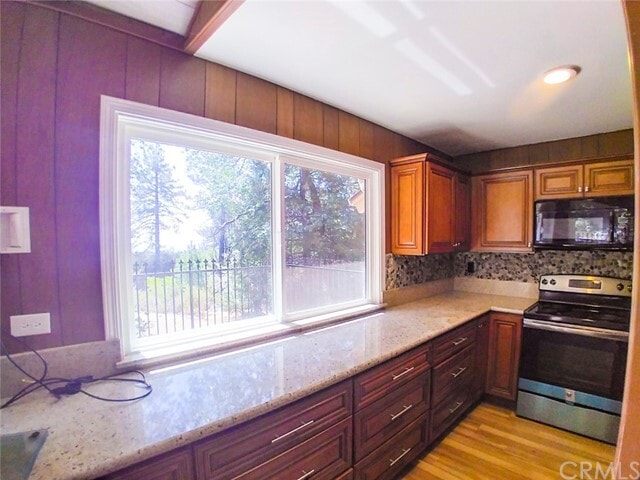 Building Photo - 24231 Alpine Ln