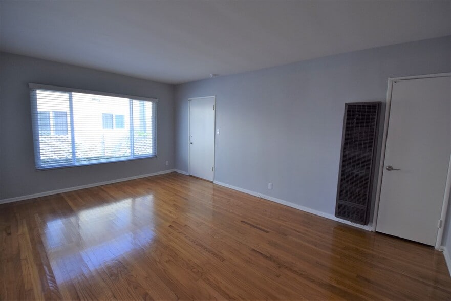 Building Photo - 823 Orange Grv Ave