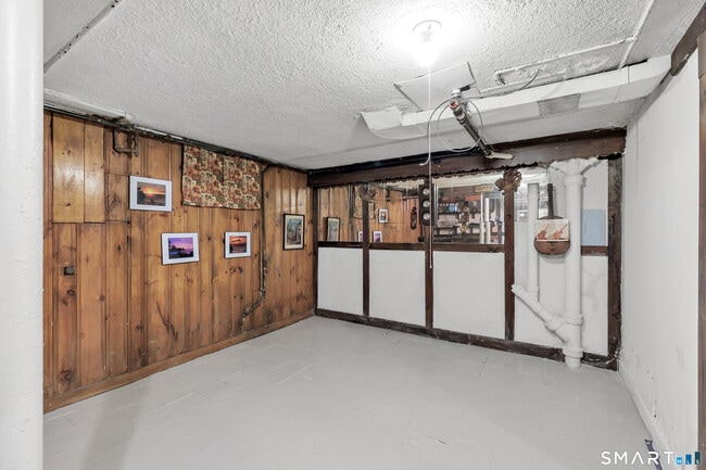 Building Photo - 124 Stiles St