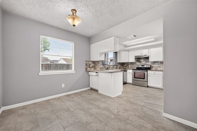 Building Photo - 9903 Towne Tower Ln