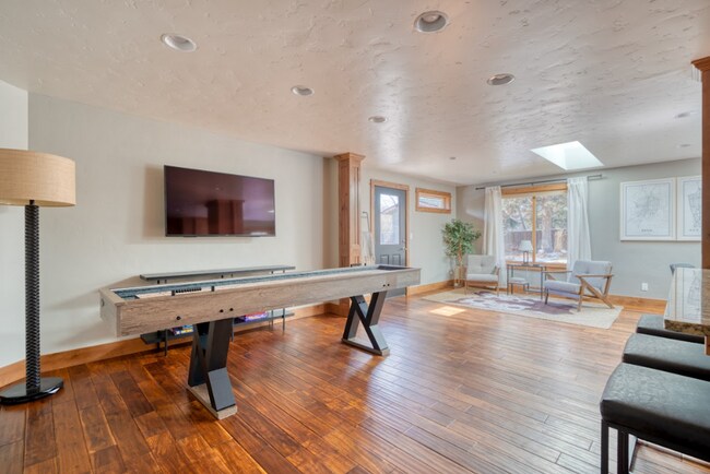 Building Photo - 61497 Orion Dr