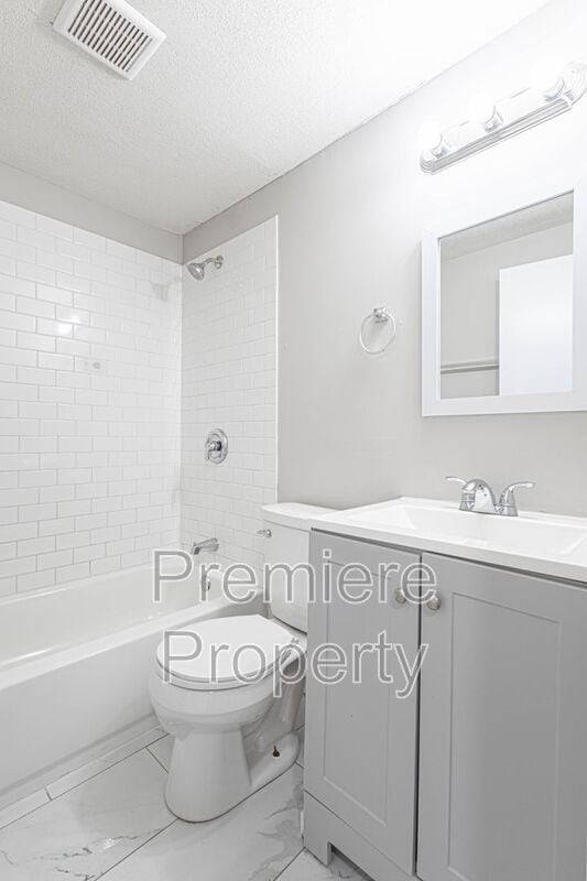 Building Photo - 816 S Woodland Ave