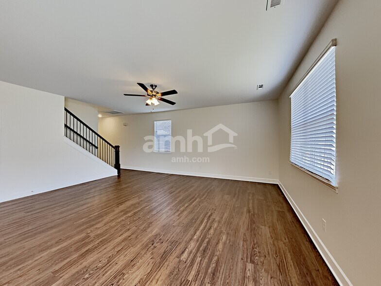 Building Photo - 4264 Longfellow Dr