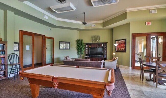 Building Photo - 445 W Blount Ave