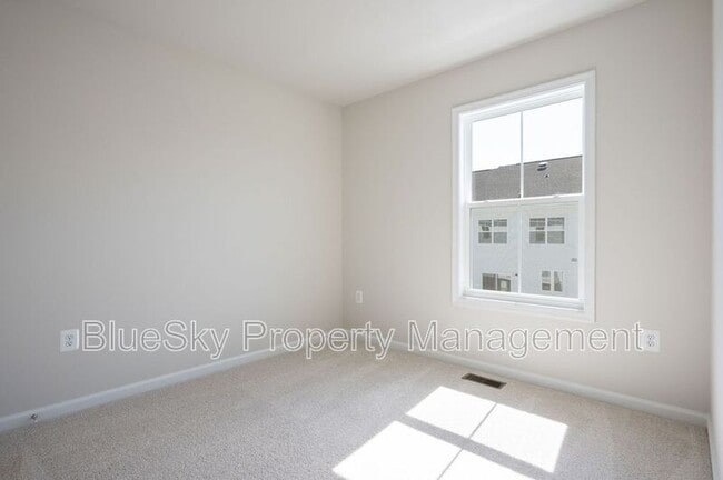 Building Photo - 2864 Sweetbay St