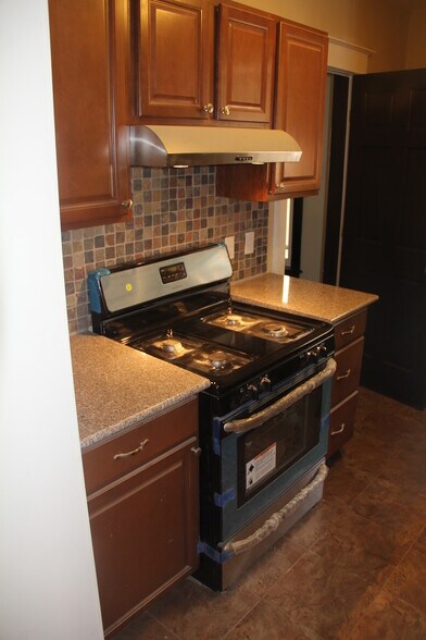 Building Photo - 5608 Beacon St