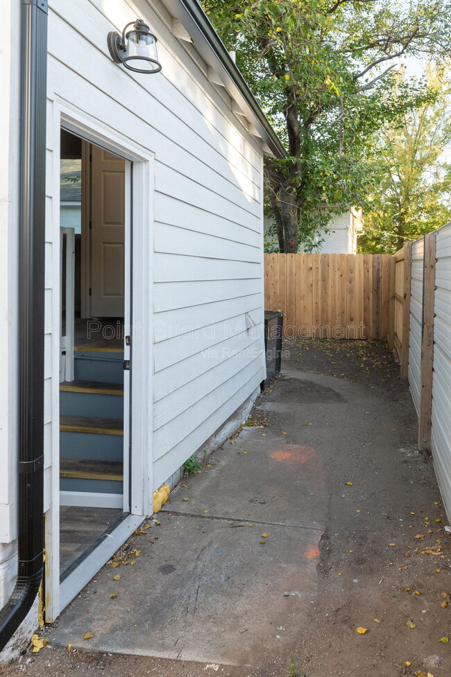 Building Photo - 1601 S Pattie St