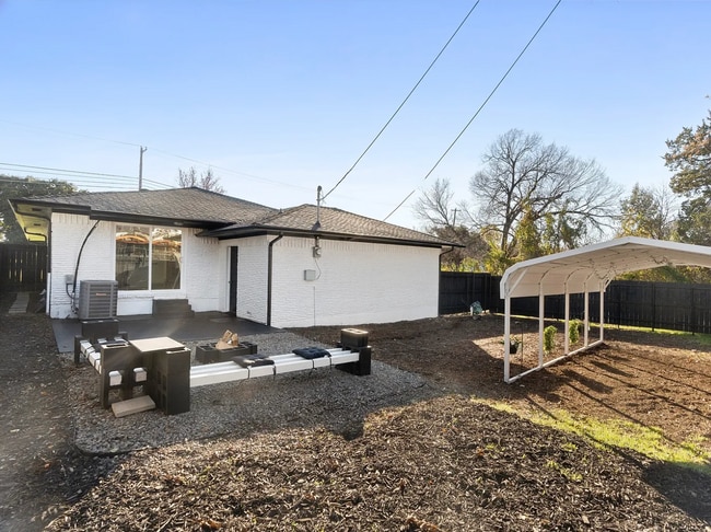 Building Photo - 3423 W Clarendon Dr