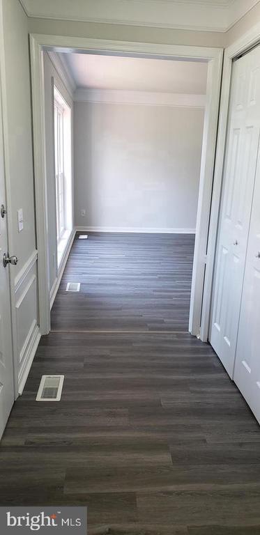 Building Photo - 5906 Cascade Dr