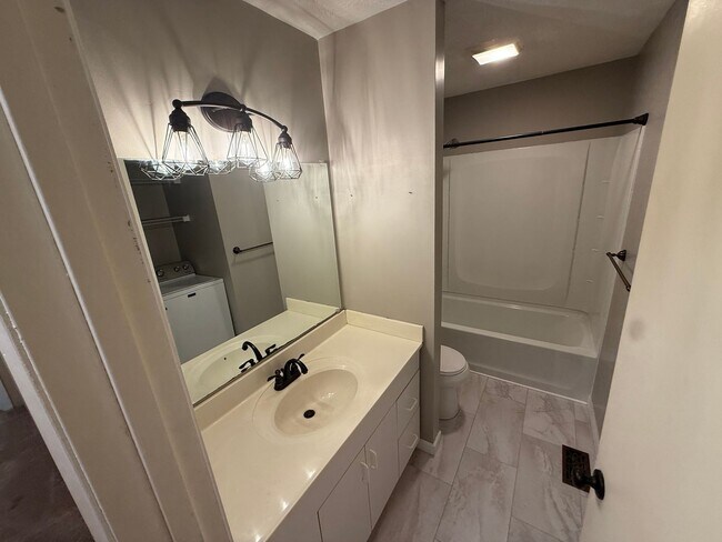 Building Photo - 2705 Sood Rd