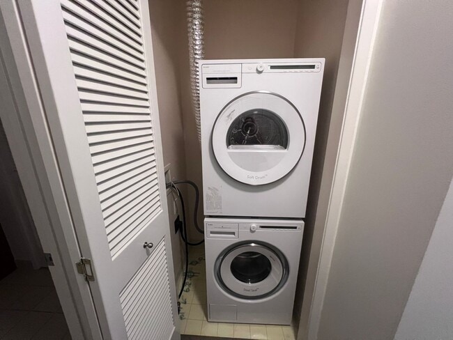 Building Photo - Epic REA - Spacious & Open floor plan 1BR +1BA in the Rincon Hill neighborhood