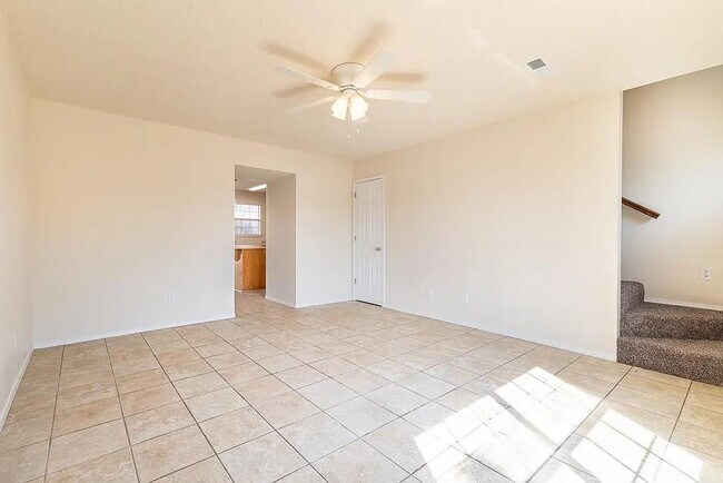 Building Photo - 410 SE J St