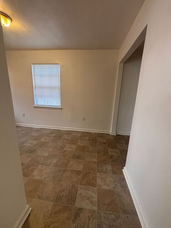 Building Photo - Idlewild Property