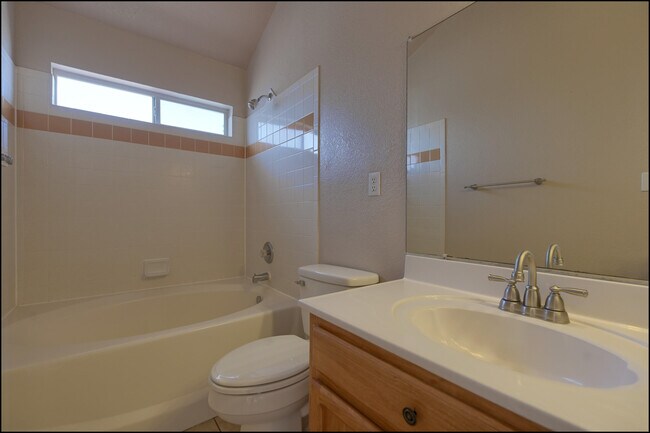 Building Photo - 7456 Luz De Lumbre Ave