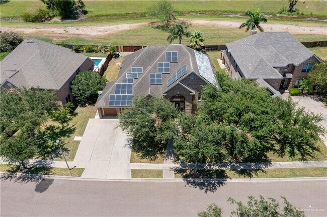 Building Photo - 31 El Jardin St