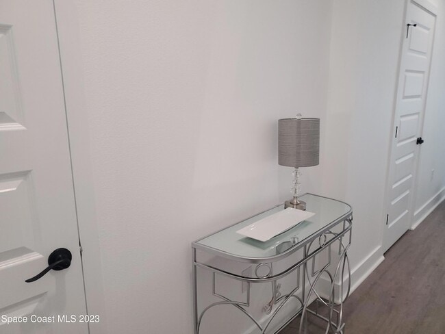 Building Photo - 933 Paddleboard Ct