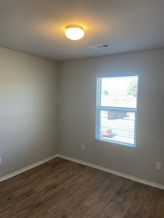 Building Photo - 2612 Grand Ln