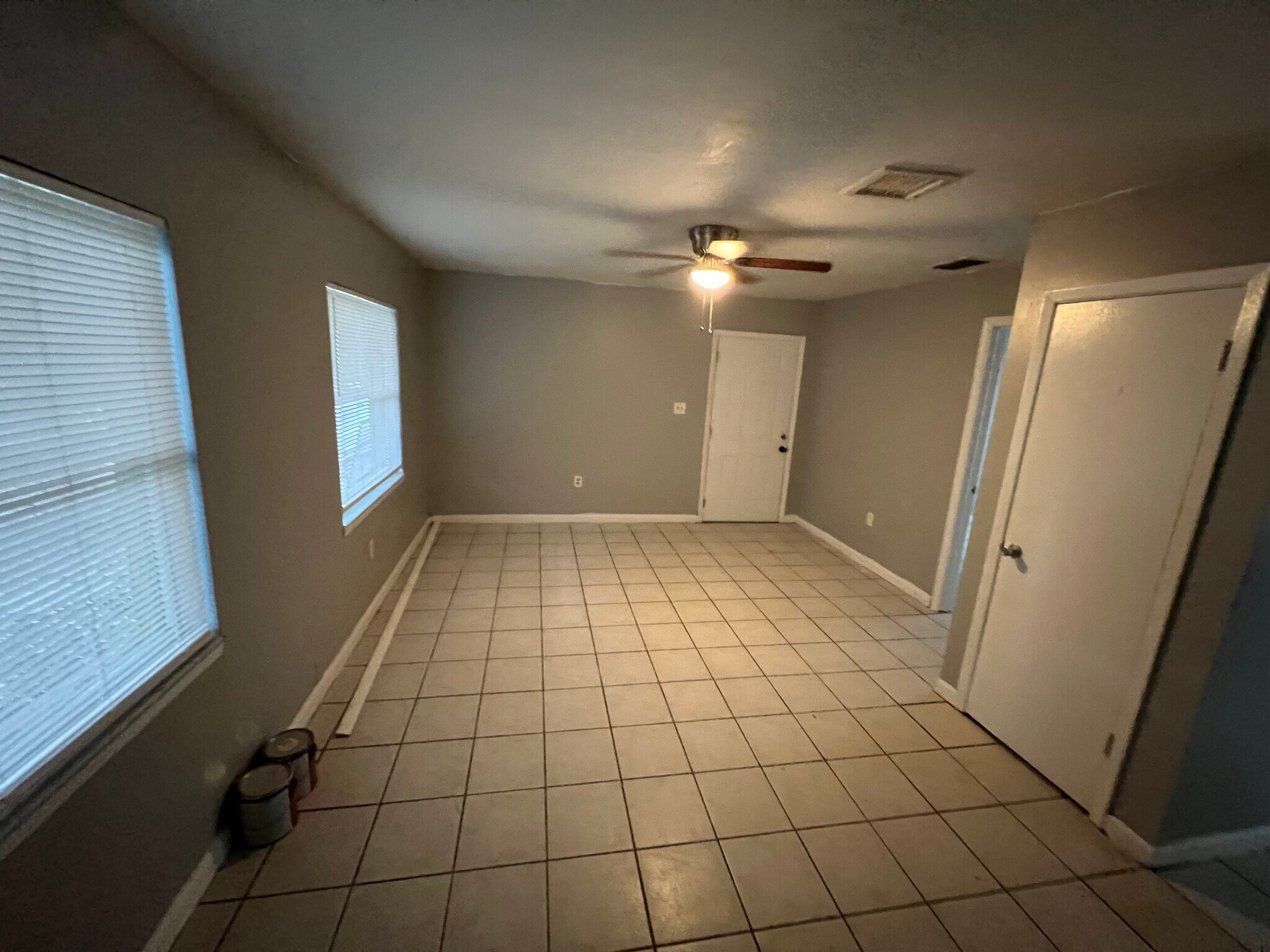 Building Photo - 1509 E Eskimo Ave