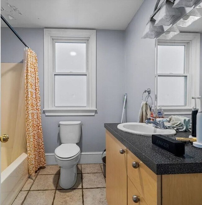 Building Photo - Marine Rd