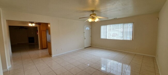 Building Photo - Wow this Charmer has 4 Bedrooms with 2 Primary Bedrooms w/Full Bathrooms