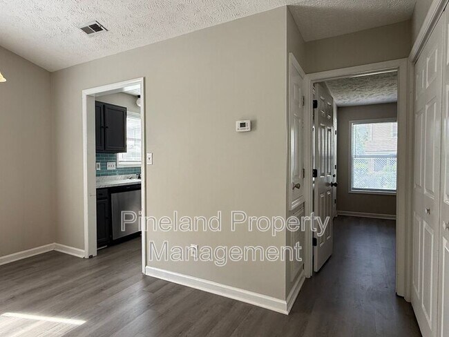Building Photo - 187 Aloha Dr