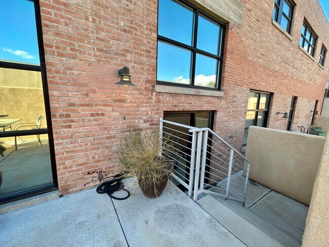 Building Photo - 1503 Central Ave