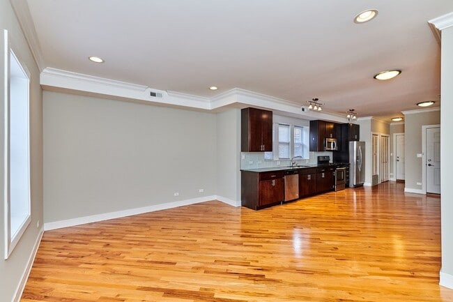 Building Photo - 6134 N Washtenaw Ave