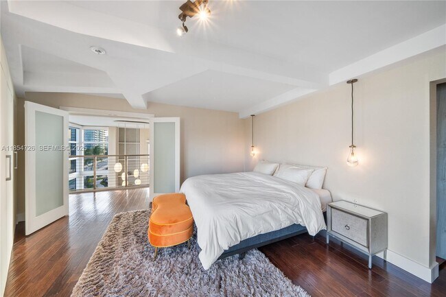 Building Photo - 1701 Sunset Harbour Dr