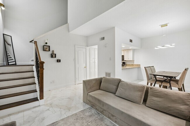 Building Photo - 2601 Augusta Dr