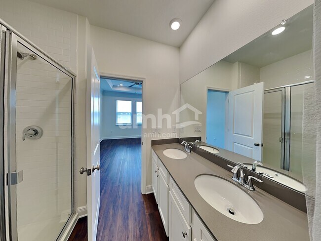 Building Photo - 14621 Cedar ml dr