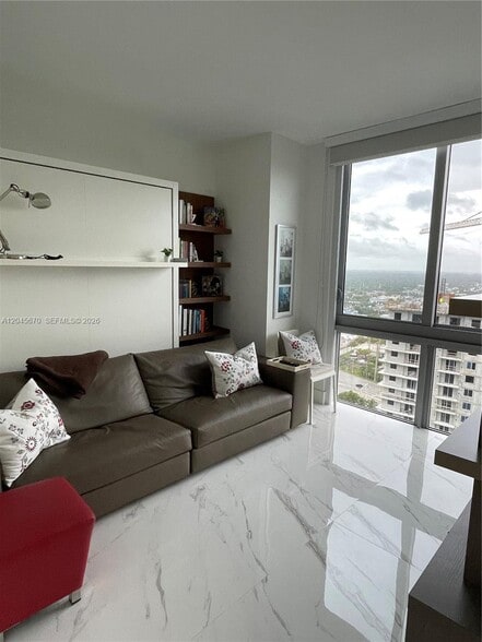 Building Photo - 16385 Biscayne Blvd
