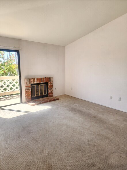 Building Photo - 9459 Fairgrove Ln