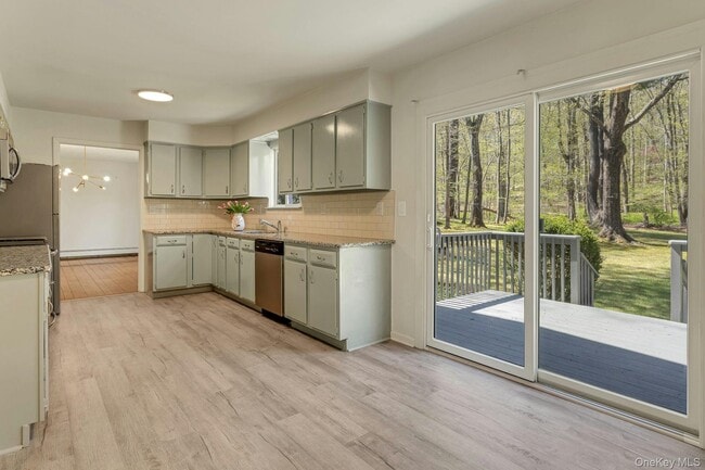 Building Photo - 68 Lake Shore Dr