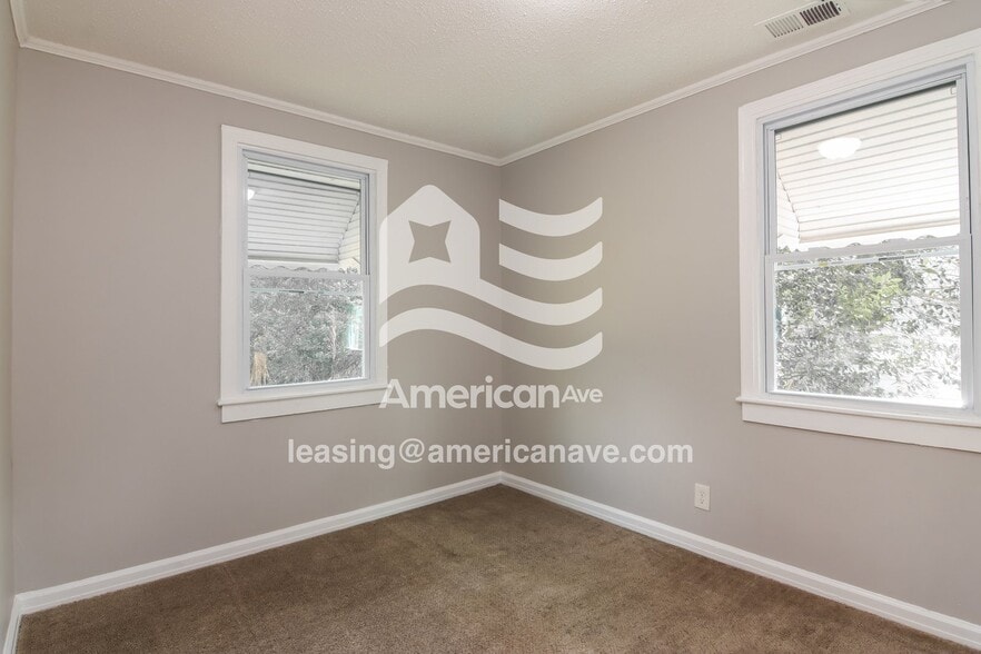 Building Photo - 1324 Macon Ave