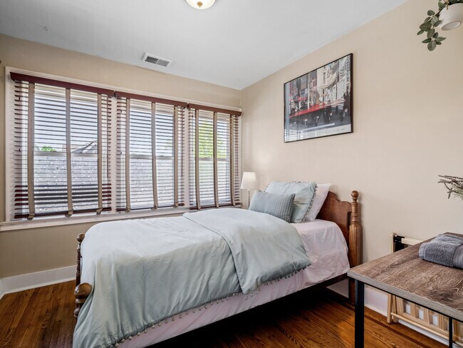 Building Photo - 3222 West Blvd