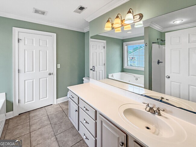 Building Photo - 37 Walton Creek Dr SW