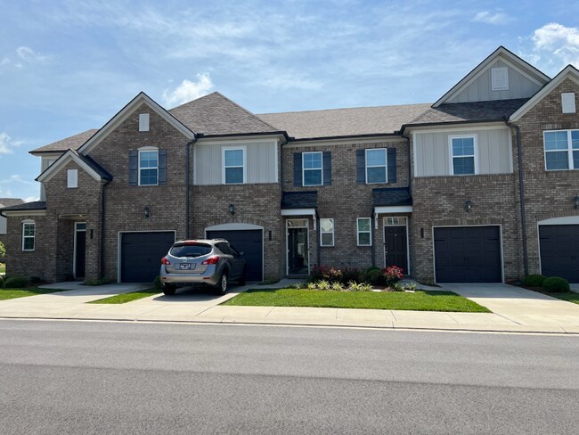 Primary Photo - 15 Holland Ridge Cir