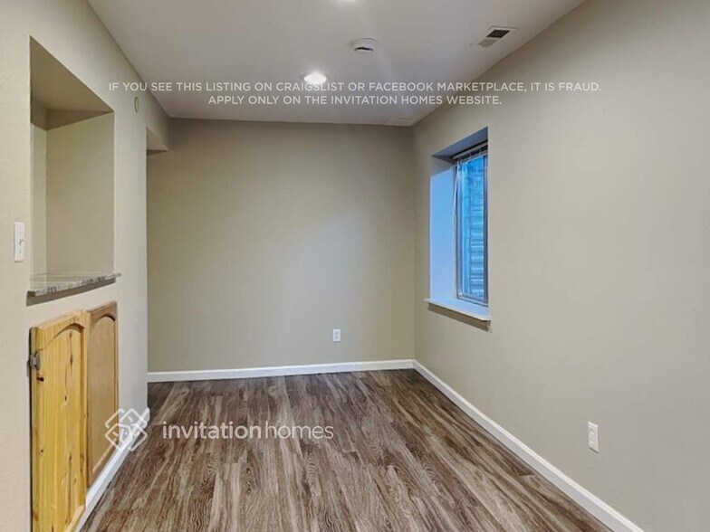 Building Photo - 4981 N Silverlace Dr