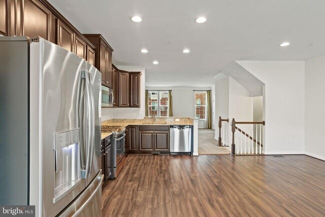Building Photo - 6405 Walcott Ln