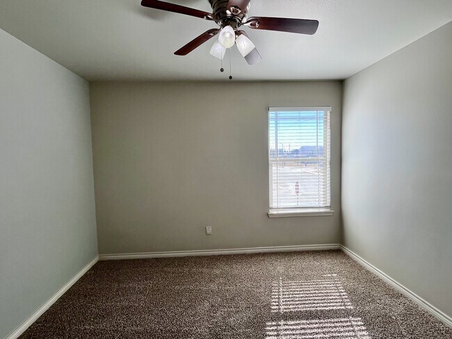 Building Photo - 3450 Itasca St