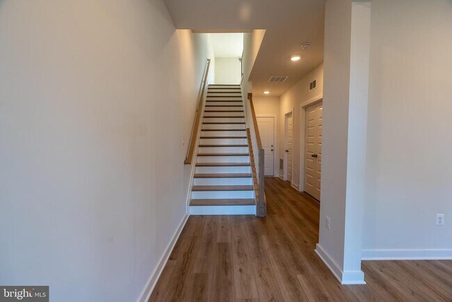 Building Photo - 17133 Hardisty Wy