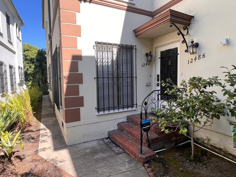 Building Photo - 1248 S La Jolla Ave