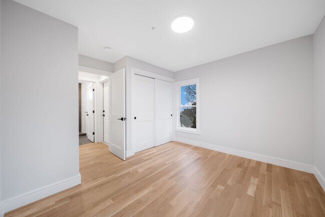 Building Photo - Newly Renovated - Central AC - Patio - Clo...