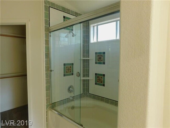 Building Photo - 628 Rolling Valley Way