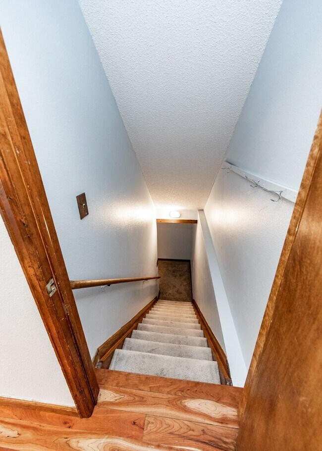 Building Photo - Westside Home in Mt Shadows in D20
