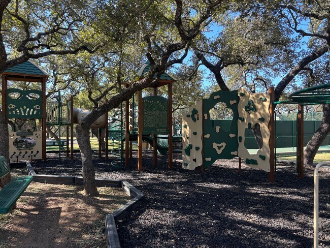 Building Photo - 4-Bed Home in Gated Community with Amenities