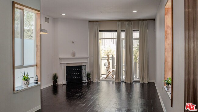 Building Photo - 3750 Santa Rosalia Dr