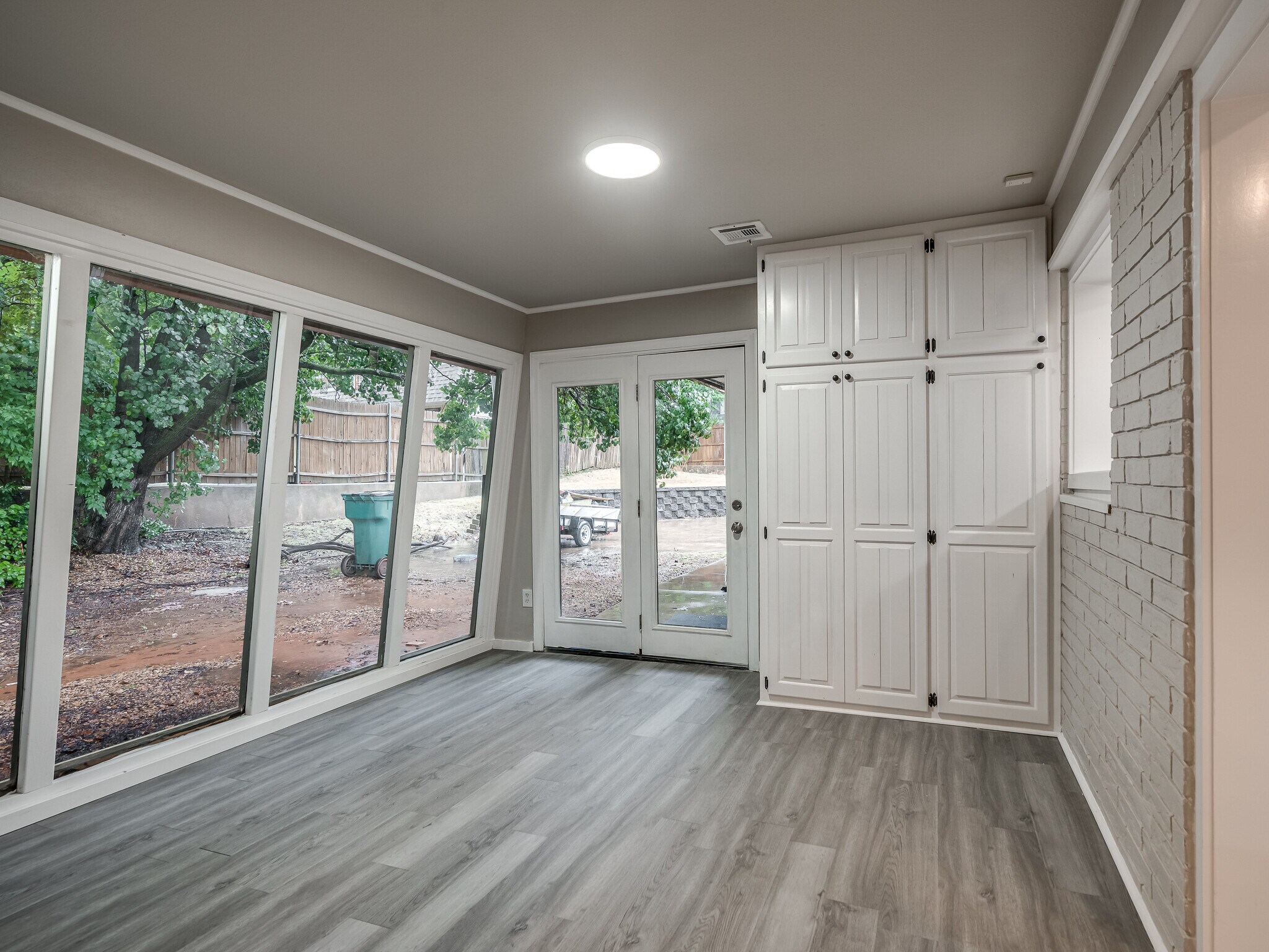Building Photo - 12136 Thorn Ridge Rd