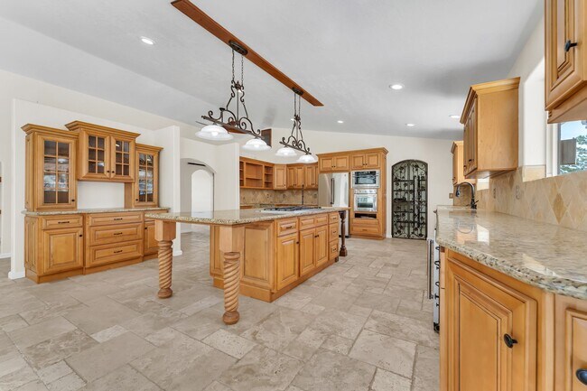 Building Photo - 155 Pioche Rd